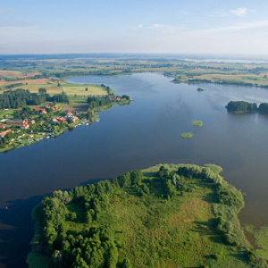 LOTNICZE. PL-Warm-Maz. jezioro Jeziorak, okolica wsi Matyty.