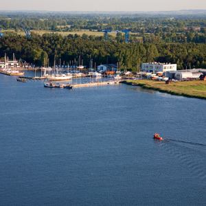 Lotnicze, Pl, Pomorskie. Gorki Zachodnie, port na Smialej Wisle.