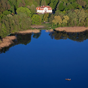 Lotnicze, Pl, warm-maz. Gierloz, Hotel Ksiezycowy Dworek nad jeziorem Siercze.