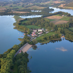 Lotnicze, EU, PL, Pomorskie. Kaszubski Park Krajobrazowy. Jezioro Biale i Klodno.  