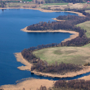 Jezioro Pozezdrze i rzeka Sapina. Lotnicze, EU, Pl, warm-maz.
