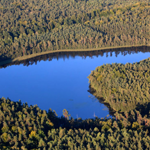 Jezioro Czarne pod Ostroda. EU, Pl, warm-maz. Lotnicze.