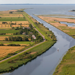 Ujscie rzeki Elblag do Zalewu Wislanego. EU, Pl, Warm-Maz. LOTNICZE.