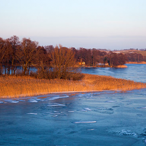 Dadaj, zamarzniete jezioro. EU, PL, Warm-Maz, Lotnicze.