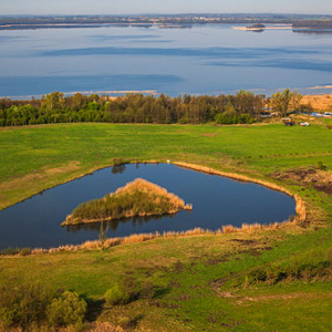Panorama na jezioro Mamry przez Polwysep Kalski. EU, Pl, Warm-Maz. Lotnicze.