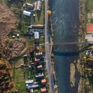 Czerwony Klasztor Dunajec stanowiacy granice Polski i Slowacji. EU, PL, Malopolska. Lotnicze.