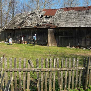 _W060294 Suwalski Park Krajobrazowy. Drewniana zabudowa we wsi Ługiele