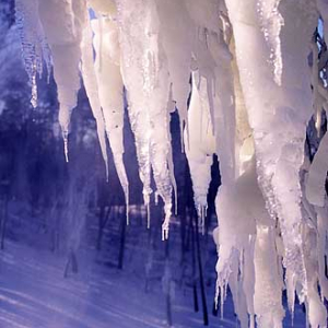 zima snieg  pejzaz widok fot. Wojciech Wojcik dia 135 polska europa dia pion sople lodu-733 zima sople lodu lod snieg  6