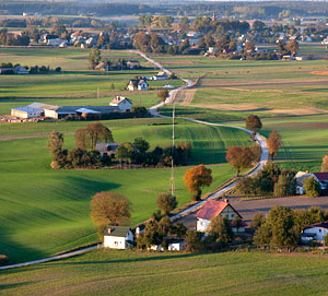 Lotnicze, EU, PL, Kujawsko - Pomorskie. Panorama na miejscowosc Pokrzydowo k. Brodnicy.