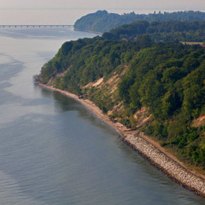 Klif na wysokosci Gdynia Oksywie. EU, Pl, pomorskie. Lotnicze.