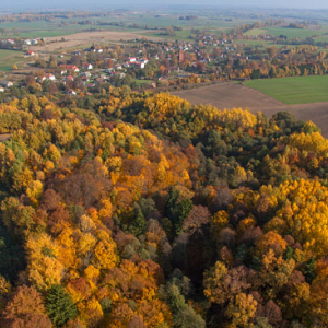 Jesien na Warmii, panorama na miejscowosc Kolno, EU, Pl, Warm-Maz. LOTNICZE.
