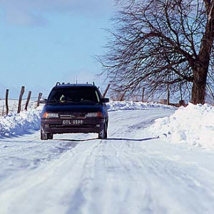 prywatne zima snieg  pejzaz widok fot. Wojciech Wojcik dia 135 diapozytyw poziom zima zaspa aura snieg zima m0401215  74
