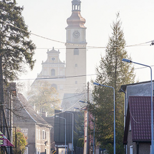 Chelmsko Slaskie, panorama na centrum miasta przez ulice Kamiennogorska. EU, Pl, Dolnoslaskie.