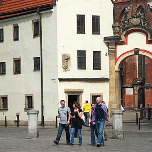 Dolnoslaskie. Wroclaw, widok z rynku w strone kamienicy Jas.
