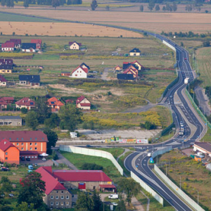 Obwodnica Zgorzelca po wschodniej stronie miasta. EU, PL, Dolnoslaskie. LOTNICZE.