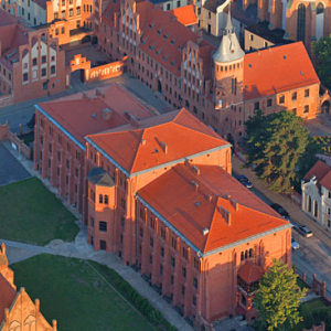 Chelmno - Zespol Klasztorny Cystersko Benedyktynski EU, PL, Kujawsko-Pomorskie. LOTNICZE.