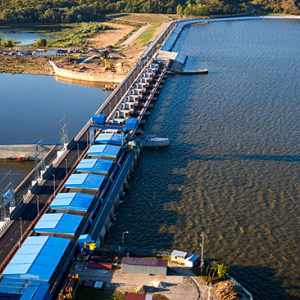 Wloclawek, stopien wodny - zapora, elektrownia na Wisle. Eu, PL, Kujawsko - Pomorskie. Lotnicze.