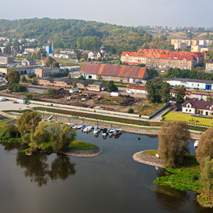 Gorzow Wielkopolski, panorama na przystan przy ulicy Zeglarskiej. EU, PL, Lubuskie. Lotnicze.