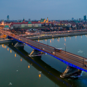 Warszawa, most Slasko - Dabrowski z panorama na Stare Miasto. EU, PL, mazowieckie. Lotnicze.