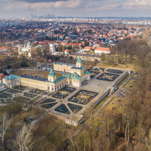 Warszawa Wilanow, panorama na Muzeum Palacu Krola Jana III. EU, PL, mazowieckie. Lotnicze.