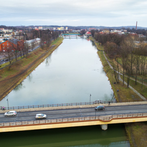 Nysa, most Tadeusza Kosciuszki na Nysie Klodzkiej. EU, Pl, opolskie. Lotnicze.