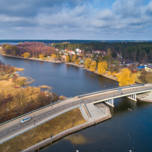 Augustow, most na rzece Netta. EU, Pl, Podlaskie. Lotnicze.