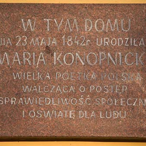 _W060218 tablica na domu Marii Konopnickiej w Suwałkach
