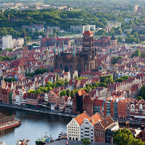 Gdansk, panorama na Glowne Miasto od strony E. EU, PL, Pomorskie. Lotnicze.