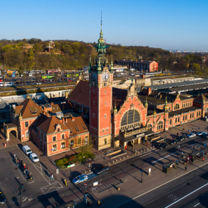 Gdansk, panorama miasta z lotu ptaka-Dworzec PKP. EU. PL,Pomorskie. Lotnicze.