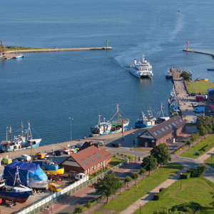 Port w Jastarni. EU, Pl, Pomorskie. LOTNICZE.