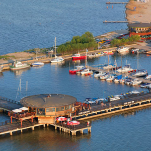 Port w Pucku. EU, Pl, Pomorskie. LOTNICZE.