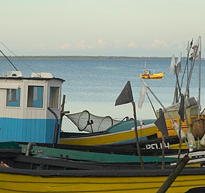 Pomorskie. Kutry rybackie w Pucku.