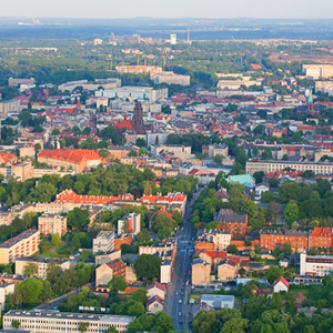 Gliwice, panorama na Stare Miasto. EU, PL, Slaskie. Lotnicze.