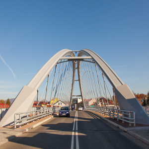 Zywiec, most nad rzeka Koszarawa i ulicy Grudziadzkiej. EU, PL, Slaskie.