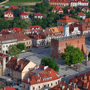 Sandomierz - Stare miasto z Ratuszem. EU, Pl, Swietokrzyskie. LOTNICZE.