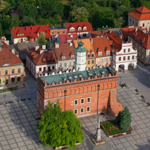 Sandomierz - Stare miasto z Ratuszem. EU, Pl, Swietokrzyskie. LOTNICZE.