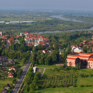Sandomierz - panorama od strony N. EU, Pl, Swietokrzyskie. LOTNICZE.