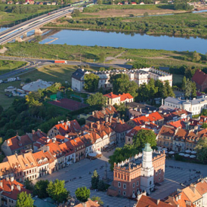 Sandomierz - panorama na stare miasto. EU, Pl, Swietokrzyskie. LOTNICZE.