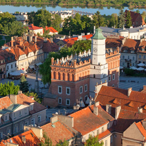 Sandomierz - Ratusz starego miasta. EU, Pl, Swietokrzyskie. LOTNICZE.