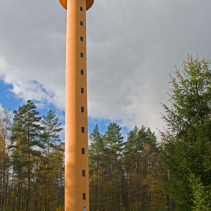 Warm-Maz. Lesna wieza obserwacyjna w okolicy Wichrowa.