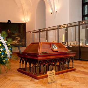 Uroczystosci pogrzebowe szczatkow Mikolaja Kopernika na olsztynskim zamku. 20.05.2010 r.