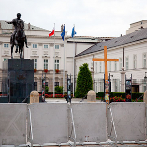 Warszawa 15.09.2010 r. Krzyz w przedzien przeniesienia do kaplicy Palacu Prezydenckiego.