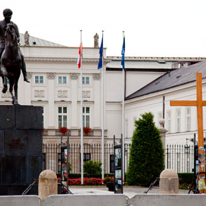 Warszawa 15.09.2010 r. Krzyz w przedzien przeniesienia do kaplicy Palacu Prezydenckiego.