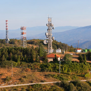 Nadajniki na gorze Monte Nerone.  EU, Italia, Toskania. LOTNICZE.