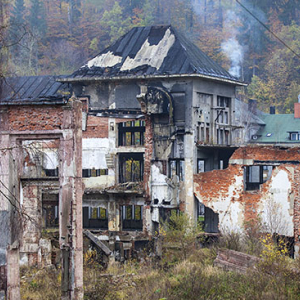 Ludwikowice Klodzkie, ruiny dawnej, poniemieckiej elektrowni. EU, PL, Dolnoslaskie.