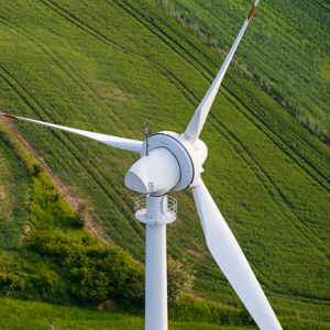 Turbina silowni wiatrowej. EU, PL, Kujaw- POM. Lotnicze.