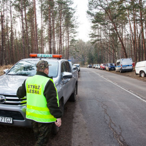 Mierzeja Wislana 19.02.2019 r. miejsce przekopu kanalu Nowy Swiat, miedzy Skowronkami a , n/z Straz Lesna sciagnieta do zabezpieczania terenu. EU, Pl, Pomorskie.