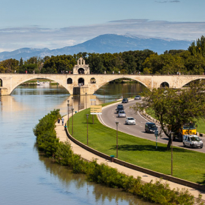 Avignon, (Francja) 16.09.2015 r. panorama na centrum miasta.