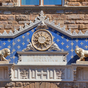 Fronton budynku The Palazzo Vecchio przy Piazza della Signoria we Florencji. EU, Italia.