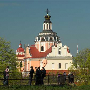Litwa-Wilno. Wieża kościoła św. Kazimierza z muzeum na Bakszcie. 